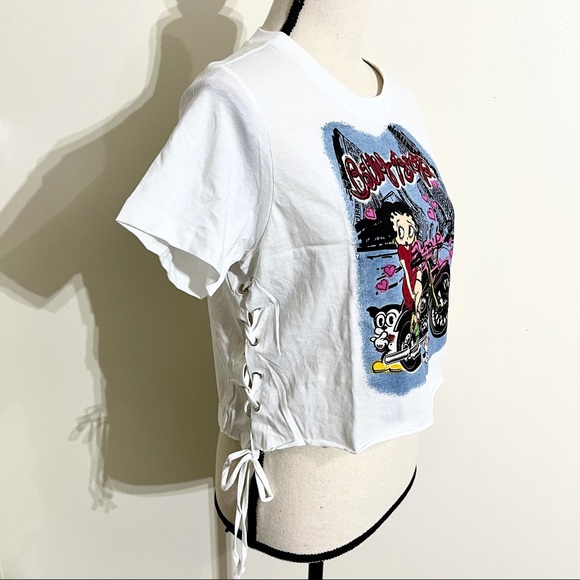 💥SOLD in store💥 Betty Boop Biker Babe Lace-Up Crop Top Size Large - Picture 6 of 12